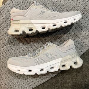 On Cloud Cloudflyer 5 Running Shoes